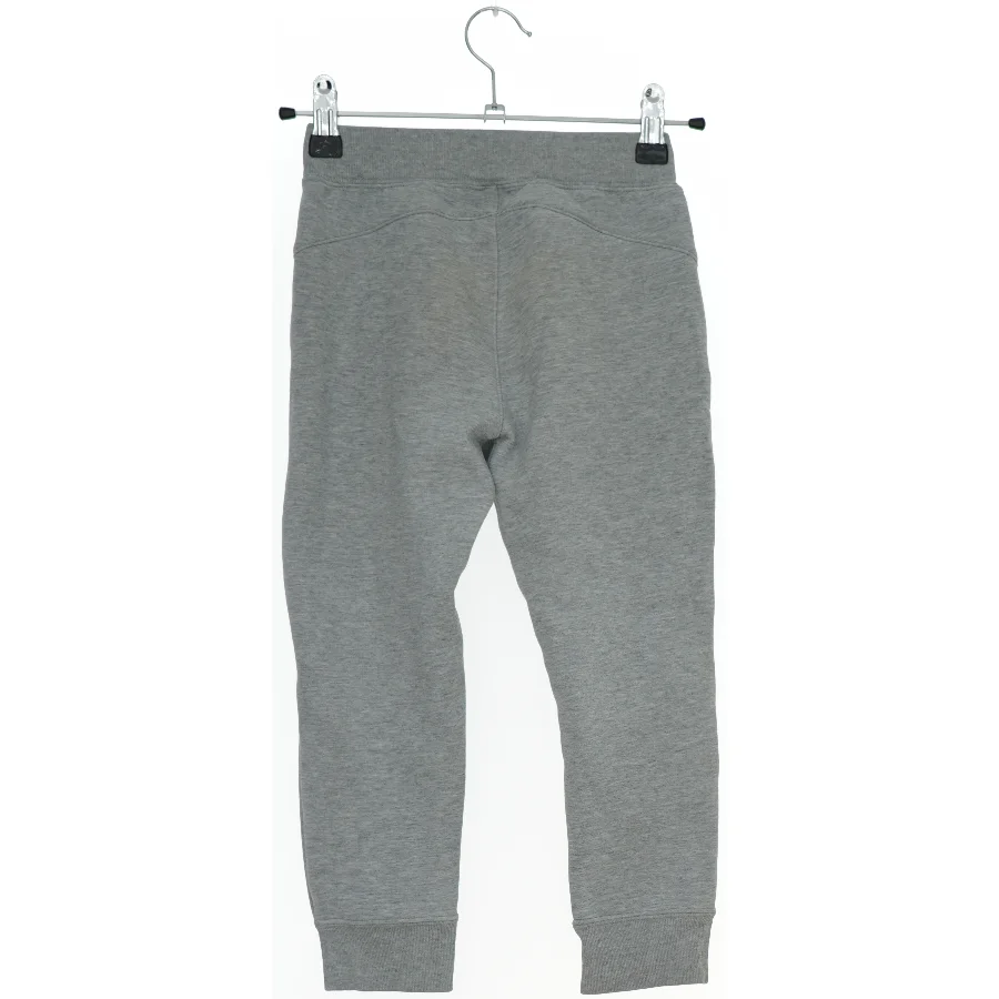 Grå sweatpants fra Uniqlo (str. 110)