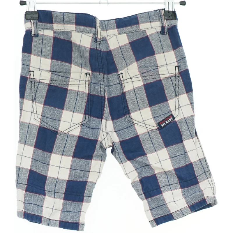 Kortebukser med ternet mønster fra XII (str. 98)