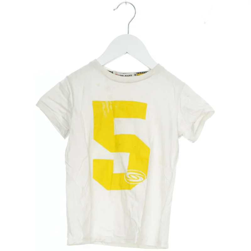 Hvid T-shirt med talprint fra Siri Jeans (str. 104)