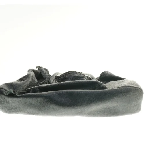 Stor sort lædertaske fra Ilse Jacobsen (str. 37x40x12 cm)