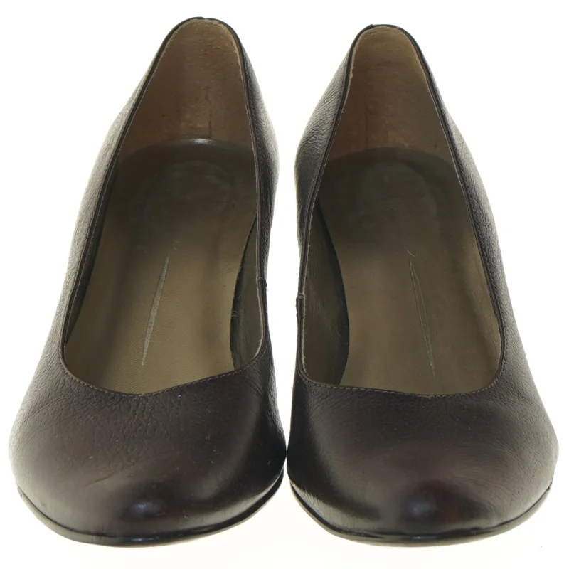 Brune lædersko med hæl (str. 38 )