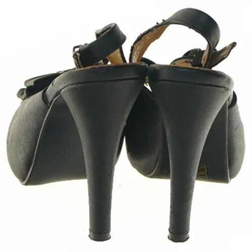 Sorte stiletter med åben tå fra Laik Moda (str. 37 )