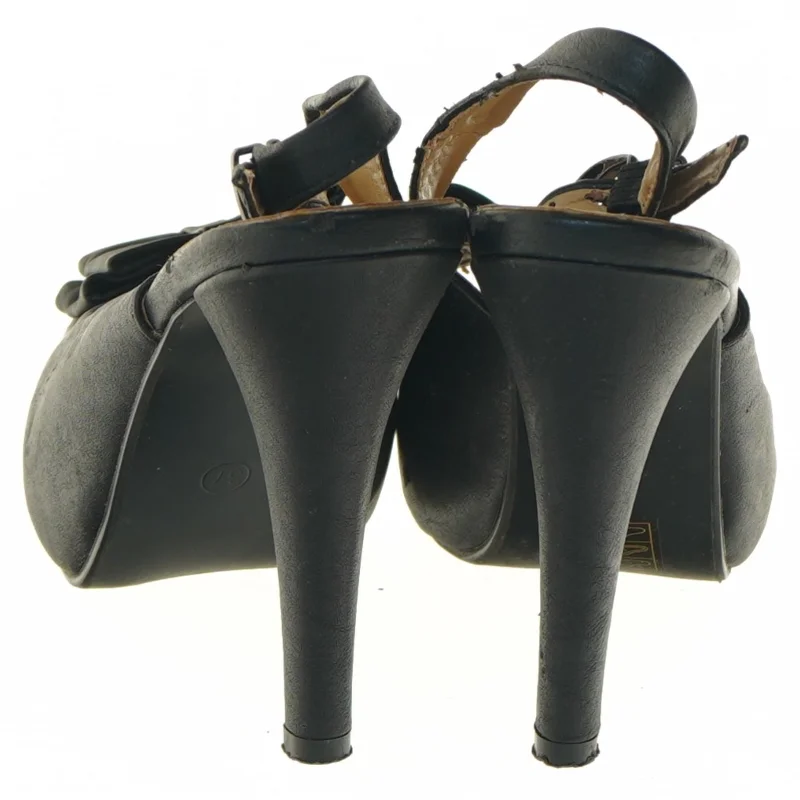 Sorte stiletter med åben tå fra Laik Moda (str. 37 )