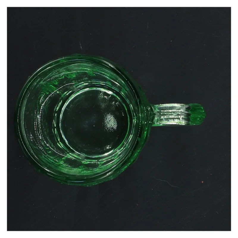 Vintage Grøn glaskrus med håndtag (str. Ø 5,5 cm længde 8 cm)