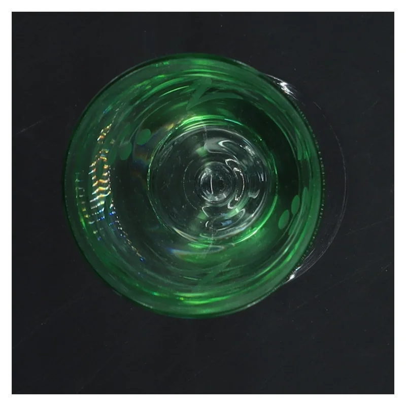 Vintage grønt vinglas med mønster (str. Ø 6 cm længde 15 cm)