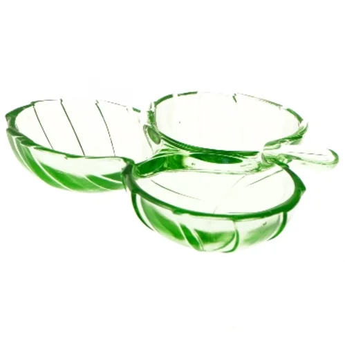 Grøn glasfade, tre sektioner (str. 21,5x22 cm)