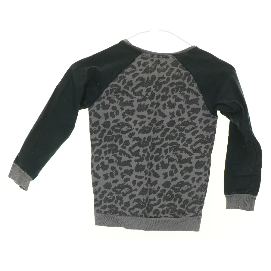 Bluse fra Rebus (str. 122 cm)