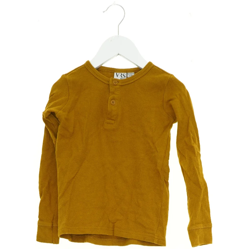 Bluse fra VRS (str. 116 cm)