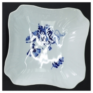 Royal Copenhagen Blå blomst Riflet Fad fra Royal Copenhagen