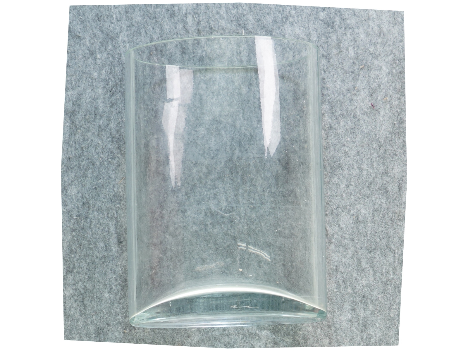Vase (str. 18 x 11 x 25 cm)