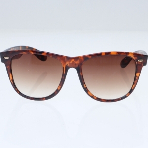 Solbriller med brun tortoise stel fra Gina Tricot (str. 15 cm)