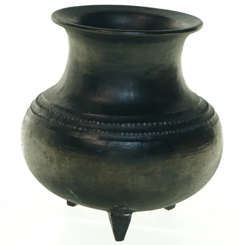 Jydepotte i sortbrændt ler  (str. H. 16 cm. ø. 16 cm)