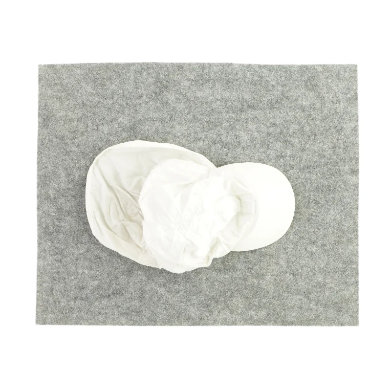 Solhat kasket fra H&M (str. 80)