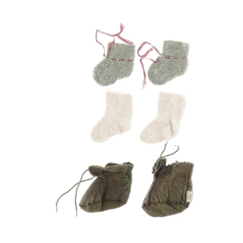 2 par sokker og et par sutsko fra Sofie Schnoor  (str. 0 til 6 måneder )