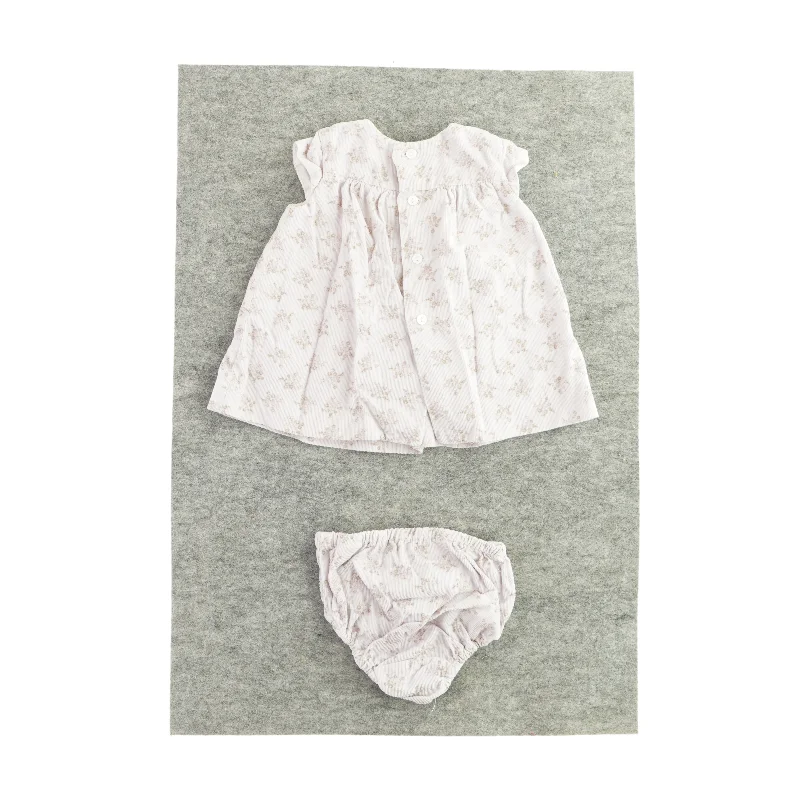 Kjole med matchende. Underbukser. Fra zara mini mærke zara mini størrelse 62. Favorit lys lilla stand brugt. Kjolen har en plet. (str. 62 )