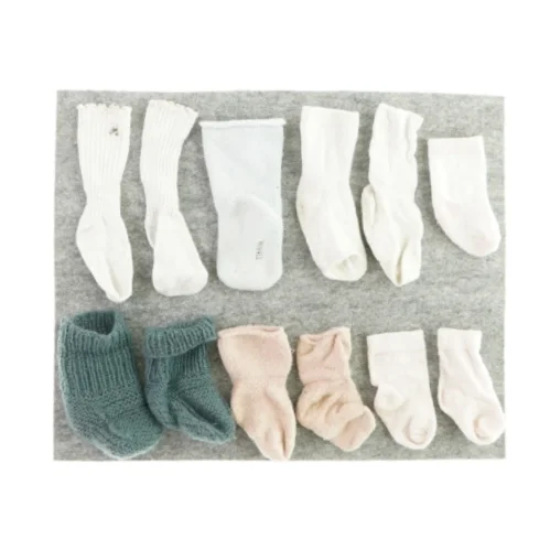 5 par sokker og 2 løse  (str. ca. 6 mdr)