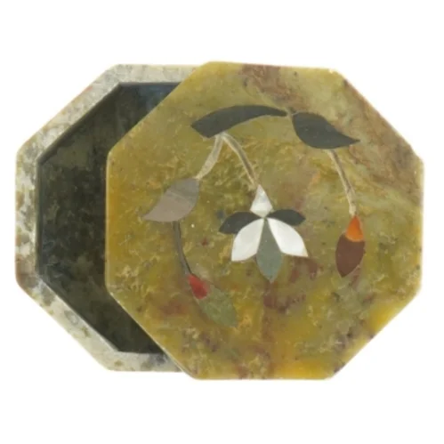 Æske i sten med indlagt mønster (str. 8x3,5 cm)