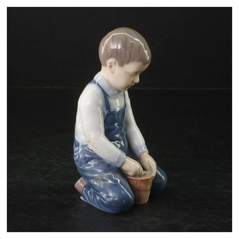 Porcelænsfigur fra B&G (str. H. 14 cm)