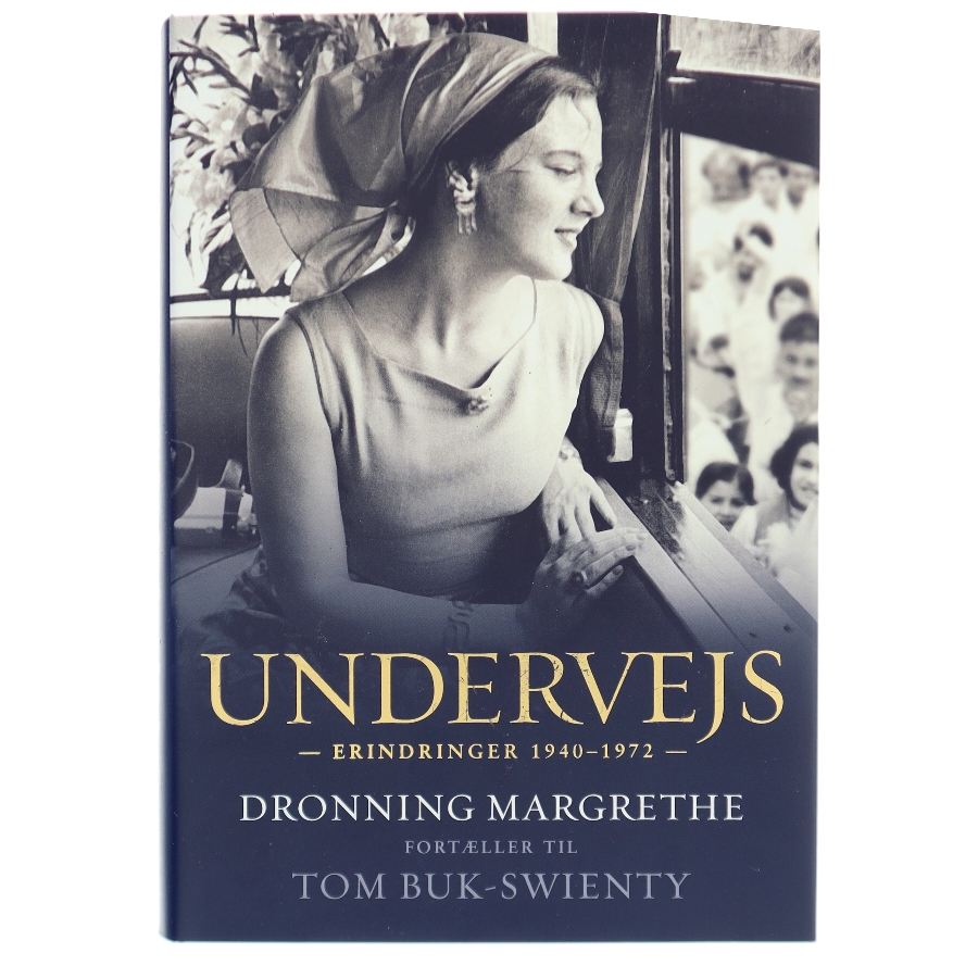 Undervejs : erindringer 1940-1972 af Margrethe II (Bog)