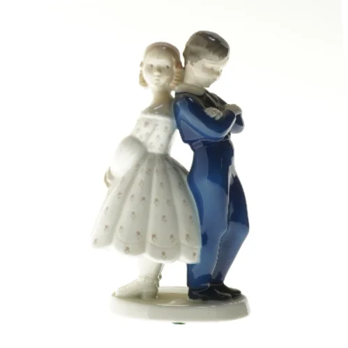 Porcelænsfigur af dreng og pige fra Bing & Grøndahl (str. 20 cm)