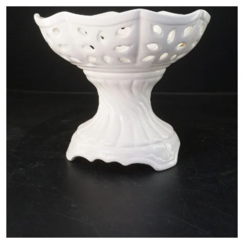 Hvid keramik frugtskål (str. 19x24 cm)