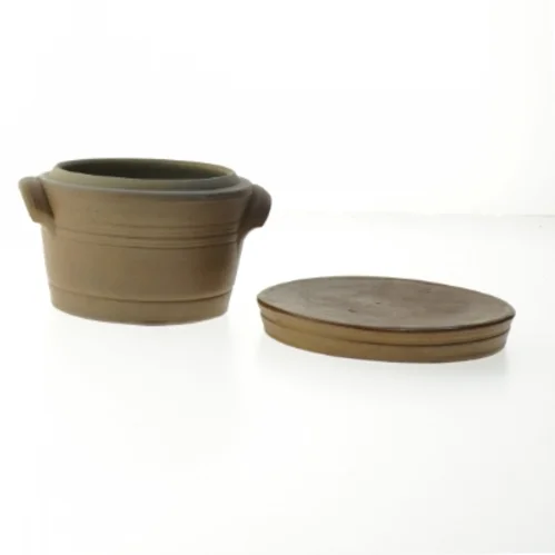 Keramikbeholder med låg (str. Ø. 12,5 cm. længde, 9,5 cm)