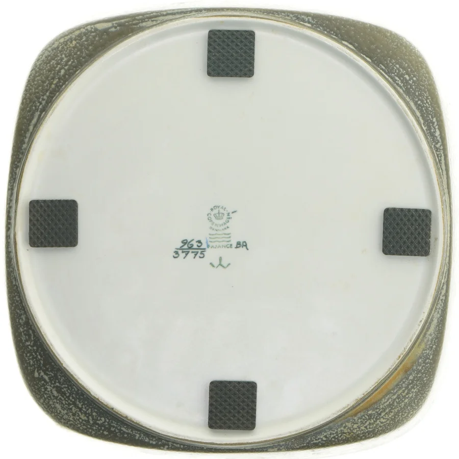 Sæt af kvadratiske porcelænsfade fra Royal Copenhagen (str. 3 stk 9,5x9,5 & 13x13 & 26,5x26,5 cm)