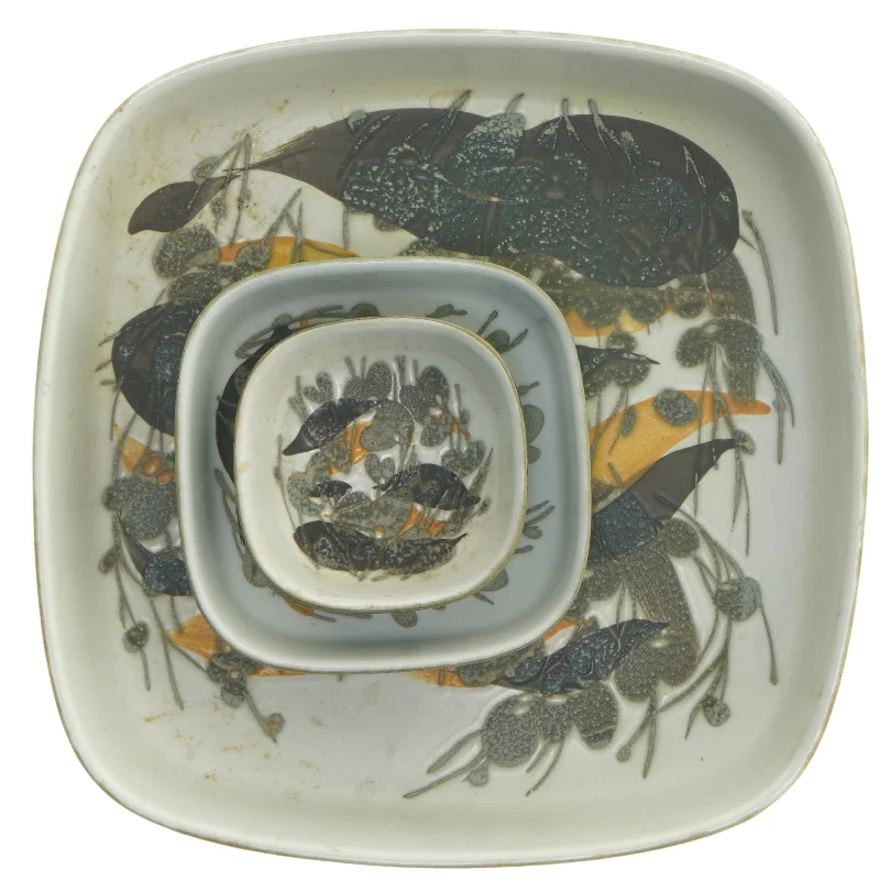 Sæt af kvadratiske porcelænsfade fra Royal Copenhagen (str. 3 stk 9,5x9,5 & 13x13 & 26,5x26,5 cm)