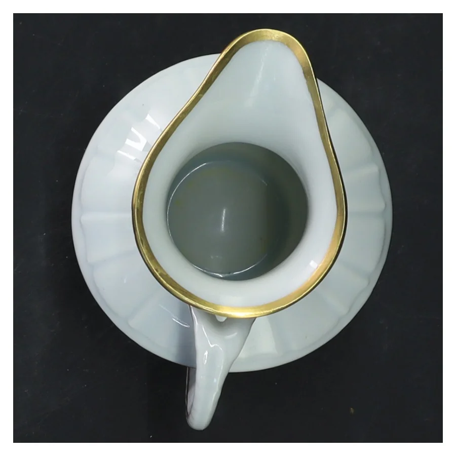 Porcelænskande med guldkant fra B&G (str. 10x10 cm)