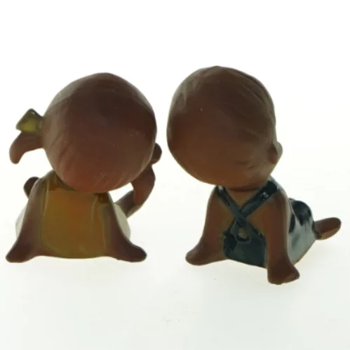 Porcelænsfigurer af børn (str. 8x7 cm)