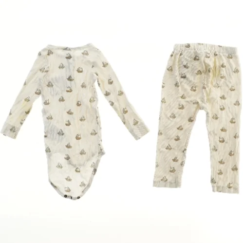 Heldragt og bukser med bådmotiv fra Lil atelier (str. 86)