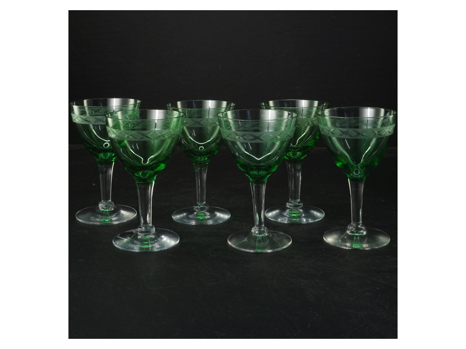 Sæt med grønne glas (str. 12 cm)