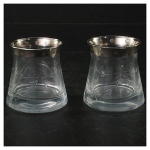 Glasskåle med slebet dekoration (str. H. 7 cm, ø 7 cm)