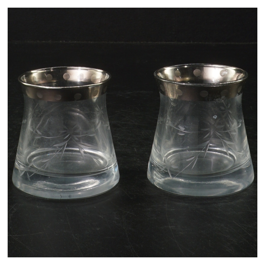 Glasskåle med slebet dekoration (str. H. 7 cm, ø 7 cm)