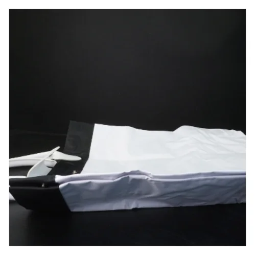 Hvid taske (str. 24x15 cm)