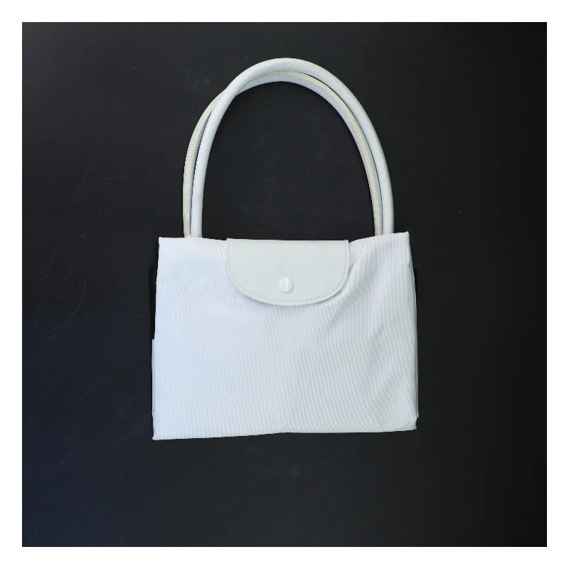 Hvid taske (str. 24x15 cm)