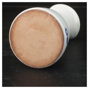 Porcelæns kande med blå blomstermotiv (str. 17x9,5 cm)