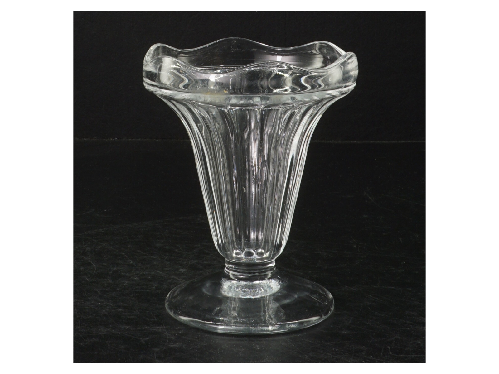 Glas til isdessert (str. H. 12,5 cm. ø. 10 cm)