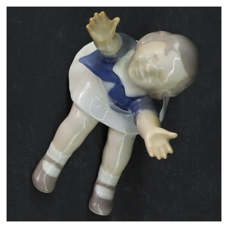 Porcelænsfigur af barn fra B&G (str. H. 11,5 cm)