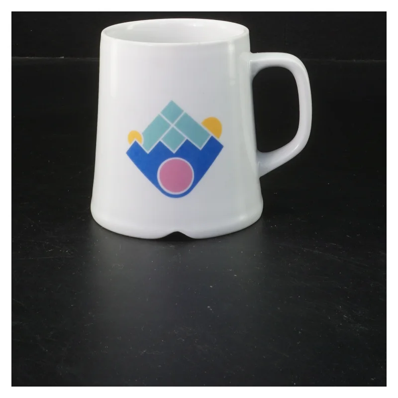 Kaffekop med farvet design (str. Ø 7,5x10 cm)