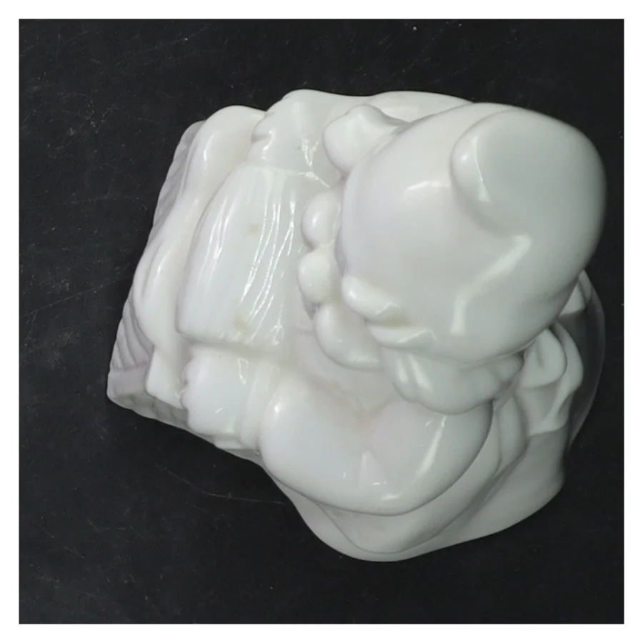 Porcelænsfigur af nisse (str. 15 cm)