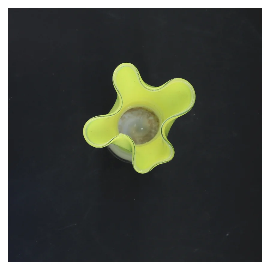 Farverig vase (str. 23x7 cm)