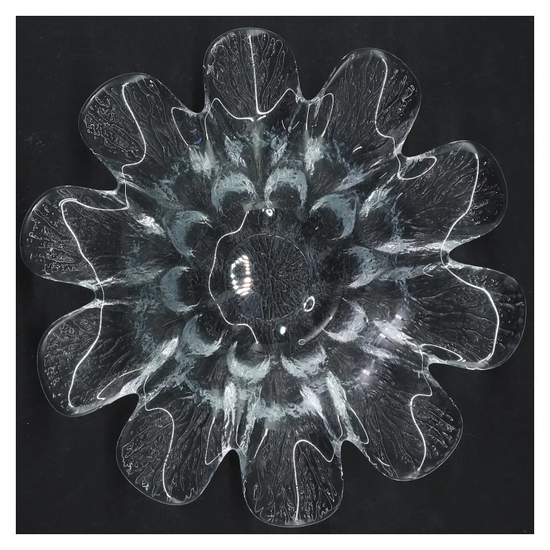 Glas skål med bølget kant (str. Ø 17 cm)