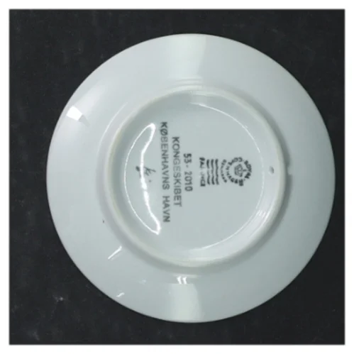 Blåt keramikfad med skibsmotiv fra Royal Copenhagen (str. Ø. 8,5 cm)