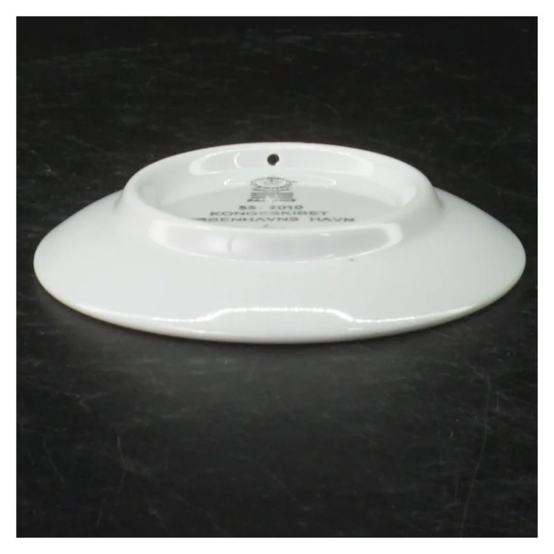 Blåt keramikfad med skibsmotiv fra Royal Copenhagen (str. Ø. 8,5 cm)