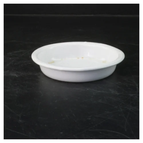 Rund hvid emaljefad med perforeret indsats (str. Ø 14 cm)