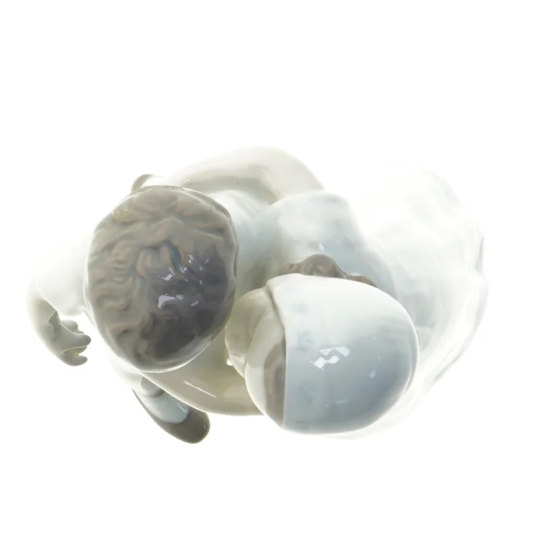 Porcelænsfigur af et kyssende par fra B&G (str. 18 cm)