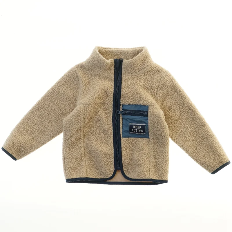 Børne fleecejakke med lomme fra Name It (str. 86)