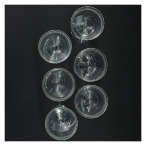 Sæt af seks vinglas (str. 13 cm)