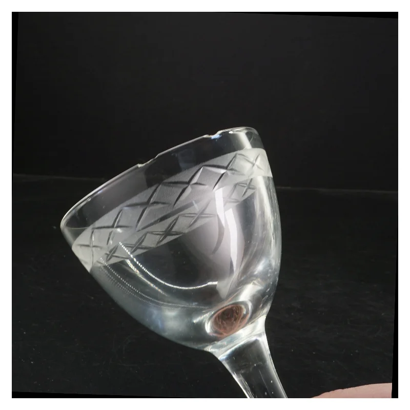 Sæt af seks vinglas (str. 13 cm)